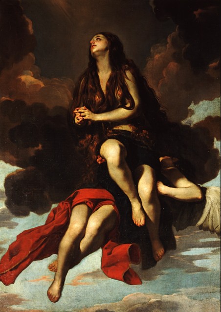 Rappresentazione di Maria Maddalena con capelli lunghi, seduta tra nuvole scure, con espressione contemplativa e le mani unite in preghiera.